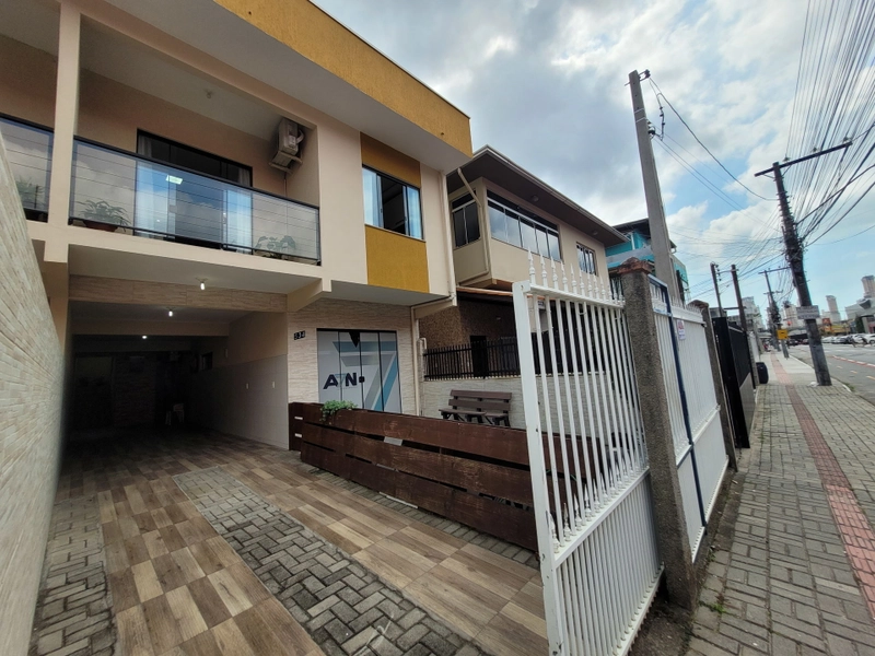Sobrado Balneário Camboriú: 3ª foto da galeria de imagens do imóvel