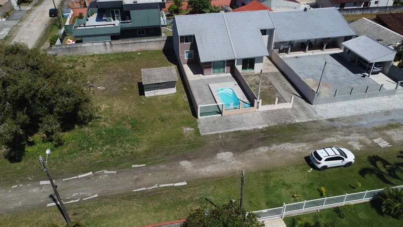 Casa à venda com piscina a poucos metros da praia!: 17ª foto da galeria de imagens do imóvel
