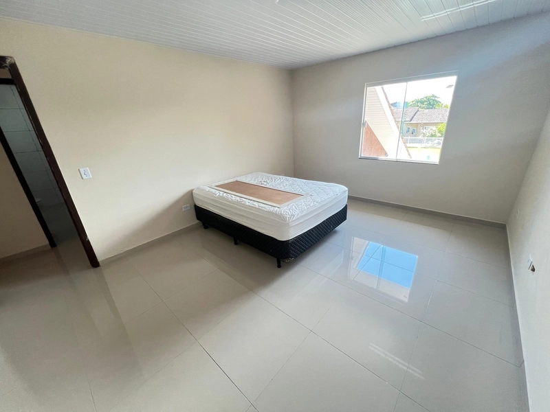 Casa à venda com piscina a poucos metros da praia!: 14ª foto da galeria de imagens do imóvel