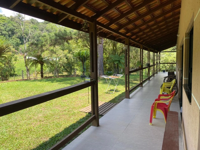 Belíssima Chácara à Venda em Três Córregos – Campo Largo/PR: 3ª foto da galeria de imagens do imóvel