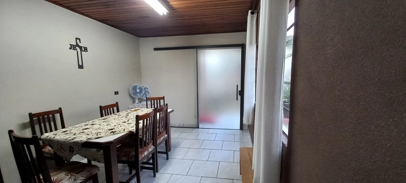Casa com Amplo Terreno de esquina e Potencial Comercial Campo Largo!: 7ª foto da galeria de imagens do imóvel