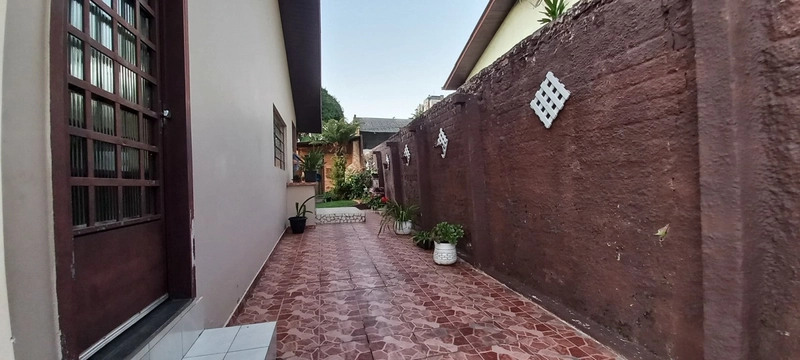 Casa com Amplo Terreno de esquina e Potencial Comercial Campo Largo!: 4ª foto da galeria de imagens do imóvel