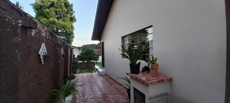Casa com Amplo Terreno de esquina e Potencial Comercial Campo Largo!: 5ª foto da galeria de imagens do imóvel