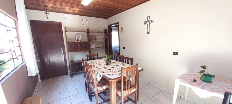 Casa com Amplo Terreno de esquina e Potencial Comercial Campo Largo!: 10ª foto da galeria de imagens do imóvel