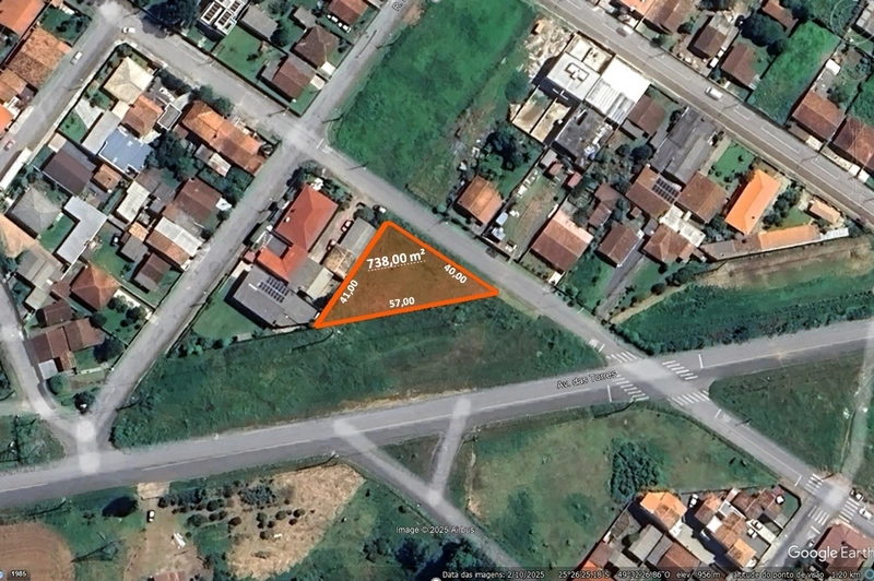 Oportunidade: Terreno Triangular de 738m² com Zoneamento Versátil.: 1ª foto da galeria de imagens do imóvel