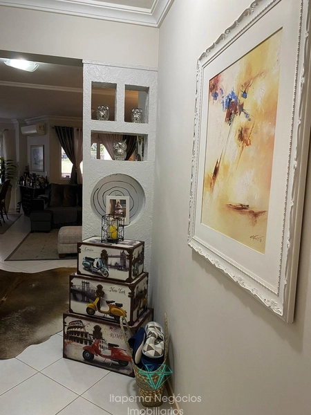 Apartamento 3 Dormitórios, sendo 1 suíte - Mobiliado - Quadra mar: 30ª foto da galeria de imagens do imóvel
