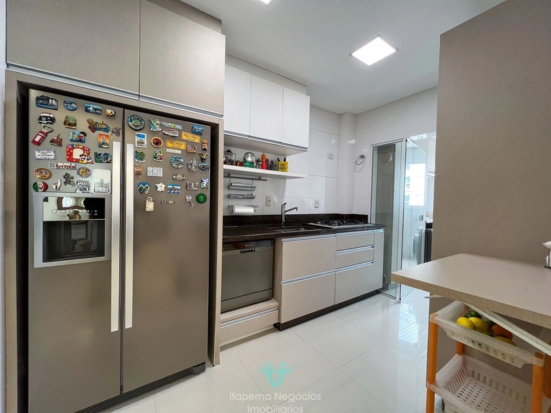 Apartamento com 3 suítes 2 vagas - Quadra mar, mobiliado e decorado.: 6ª foto da galeria de imagens do imóvel