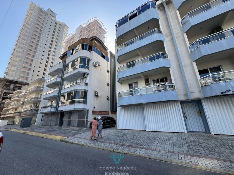 Apartamento com 3 dormitórios, 1 suíte. Meia Praia: 3ª foto da galeria de imagens do imóvel