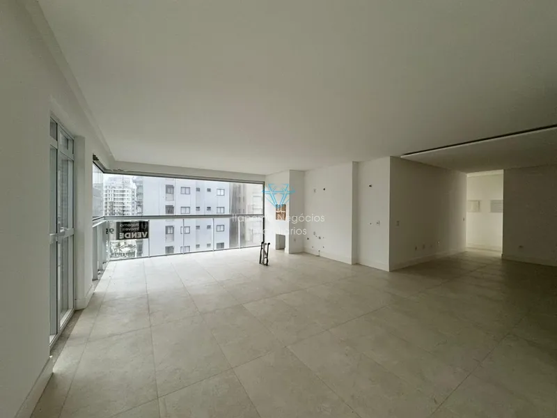 BELÍSSIMO APARTAMENTO A 60 METROS DO MAR.: 16ª foto da galeria de imagens do imóvel