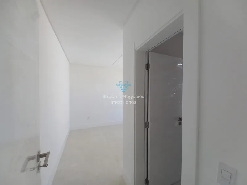 BELÍSSIMO APARTAMENTO A 60 METROS DO MAR.: 33ª foto da galeria de imagens do imóvel