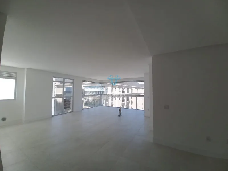BELÍSSIMO APARTAMENTO A 60 METROS DO MAR.: 17ª foto da galeria de imagens do imóvel