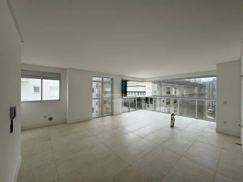 BELÍSSIMO APARTAMENTO A 60 METROS DO MAR.: 15ª foto da galeria de imagens do imóvel