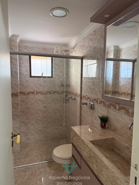 Apartamento em ótima localização com 4 quartos, Mobiliado - Quadra mar: 20ª foto da galeria de imagens do imóvel
