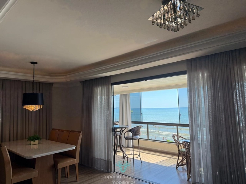 Apartamento em ótima localização com 4 quartos, Mobiliado - Quadra mar: 13ª foto da galeria de imagens do imóvel