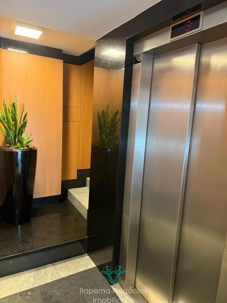 Apartamento em ótima localização com 4 quartos, Mobiliado - Quadra mar: 28ª foto da galeria de imagens do imóvel