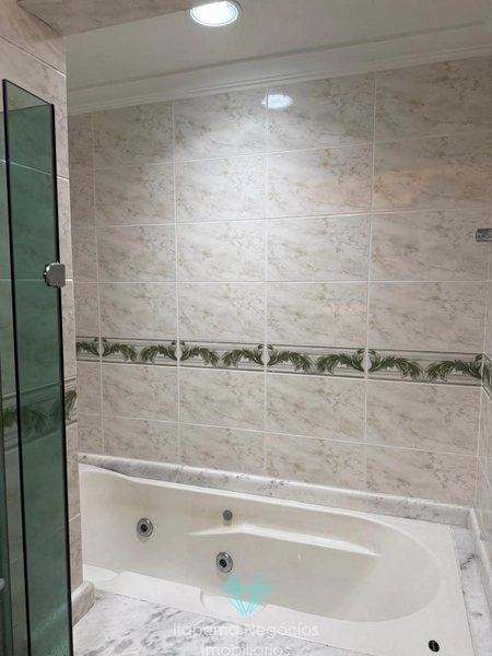 Apartamento em ótima localização com 4 quartos, Mobiliado - Quadra mar: 18ª foto da galeria de imagens do imóvel