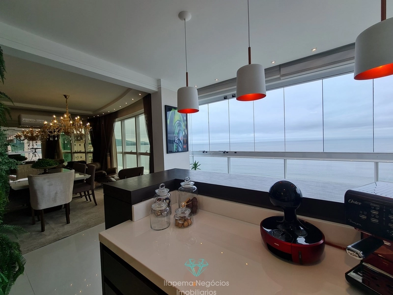 Apartamento 4 Dormitórios Sendo 4 Suítes - Frente para o mar.: 8ª foto da galeria de imagens do imóvel