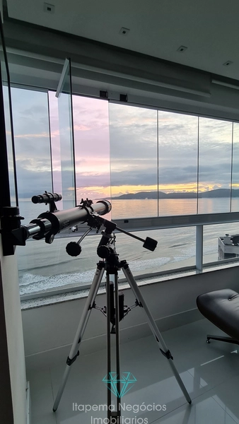 Apartamento 4 Dormitórios Sendo 4 Suítes - Frente para o mar.: 12ª foto da galeria de imagens do imóvel