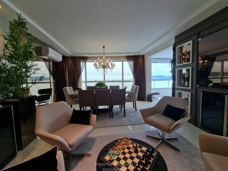 Apartamento 4 Dormitórios Sendo 4 Suítes - Frente para o mar.: 15ª foto da galeria de imagens do imóvel