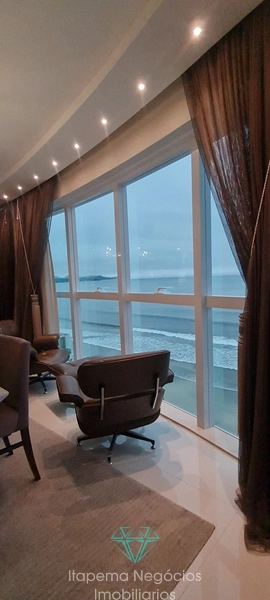 Apartamento 4 Dormitórios Sendo 4 Suítes - Frente para o mar.: 2ª foto da galeria de imagens do imóvel