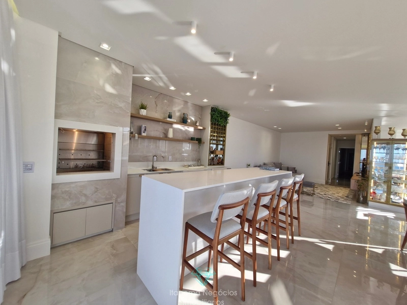 4 suítes 3 vagas - Mobiliado e decorado com vista mar.: 11ª foto da galeria de imagens do imóvel