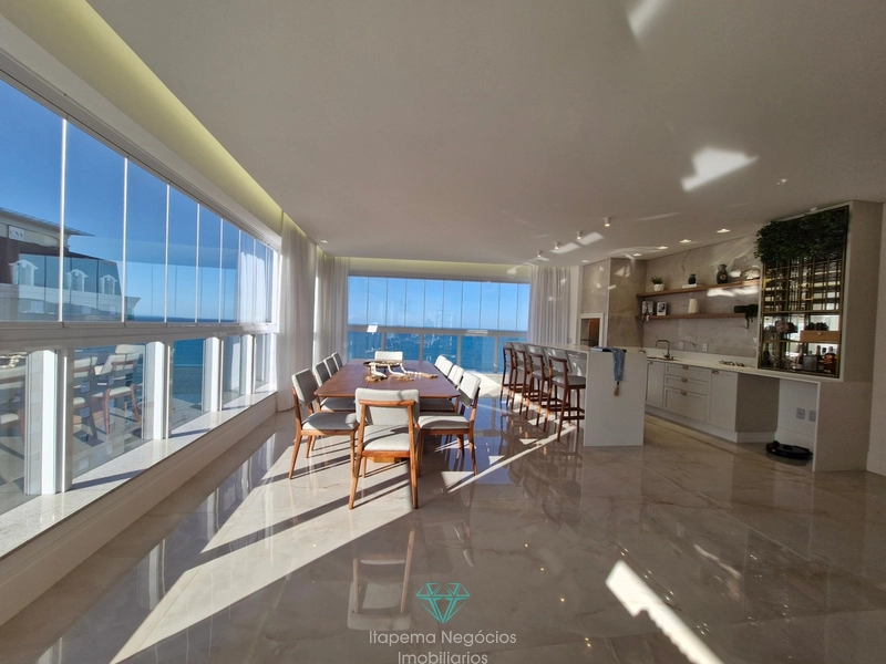 4 suítes 3 vagas - Mobiliado e decorado com vista mar.: 1ª foto da galeria de imagens do imóvel