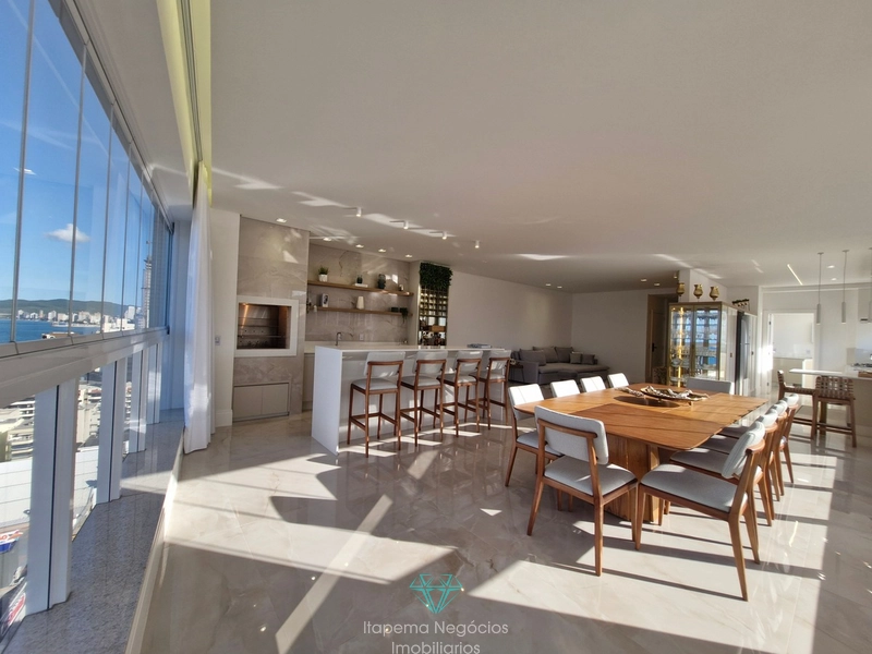 4 suítes 3 vagas - Mobiliado e decorado com vista mar.: 10ª foto da galeria de imagens do imóvel