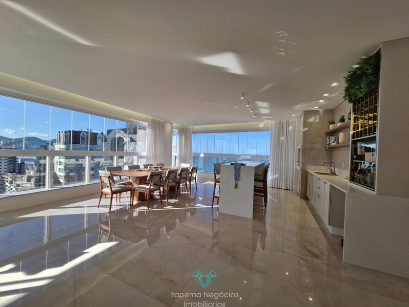 4 suítes 3 vagas - Mobiliado e decorado com vista mar.: 21ª foto da galeria de imagens do imóvel
