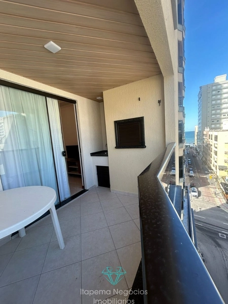 Esquina c/ Avenida Nereu Ramos, apenas 100 metros do mar.: 1ª foto da galeria de imagens do imóvel