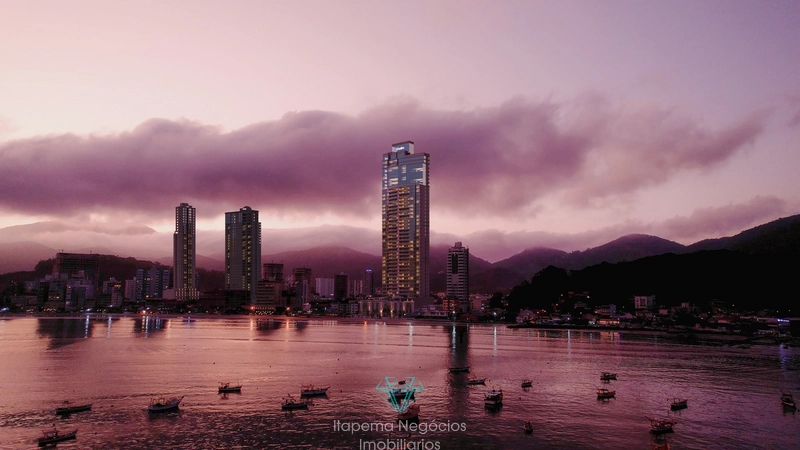 Apartamento de alto luxo e, com um cenário de beleza única, 04 Suítes.: 4ª foto da galeria de imagens do imóvel