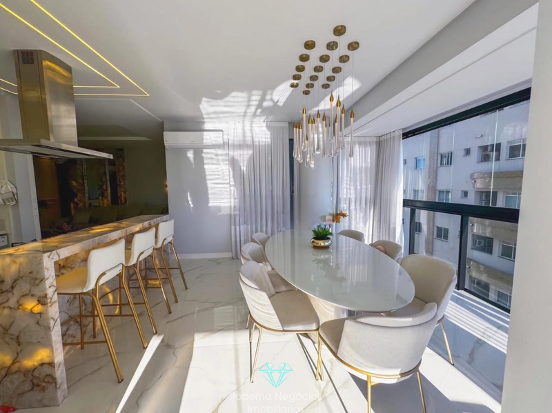 APARTAMENTO FINAMENTE MOBILIADO COM 4 SUITES - ITAPEMA, MEIA PRAIA!: 15ª foto da galeria de imagens do imóvel