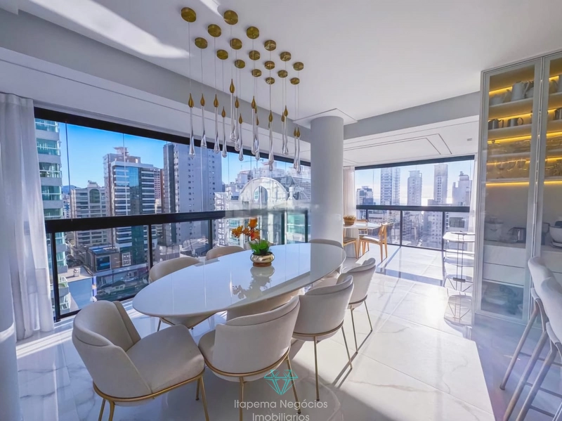 APARTAMENTO FINAMENTE MOBILIADO COM 4 SUITES - ITAPEMA, MEIA PRAIA!: 1ª foto da galeria de imagens do imóvel