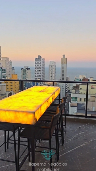 APARTAMENTO FINAMENTE MOBILIADO COM 4 SUITES - ITAPEMA, MEIA PRAIA!: 20ª foto da galeria de imagens do imóvel