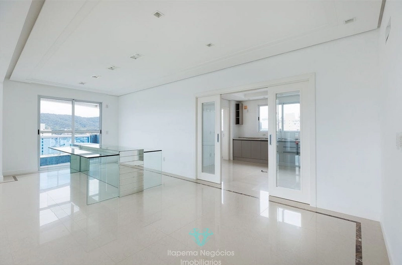 Viva o luxo que esse Duplex tem a oferecer.: 3ª foto da galeria de imagens do imóvel