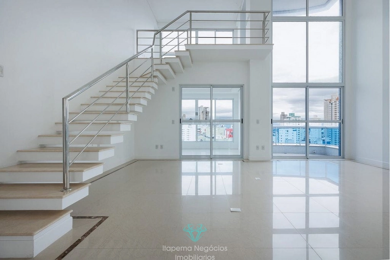 Viva o luxo que esse Duplex tem a oferecer.: 4ª foto da galeria de imagens do imóvel