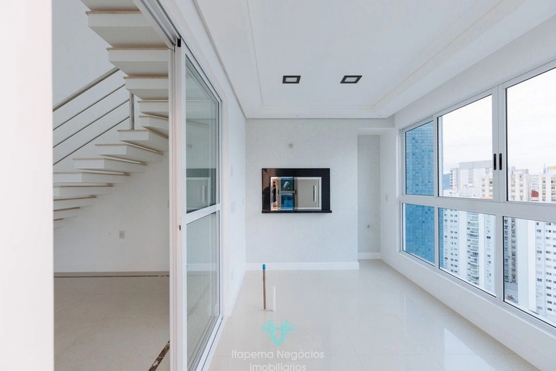 Viva o luxo que esse Duplex tem a oferecer.: 10ª foto da galeria de imagens do imóvel