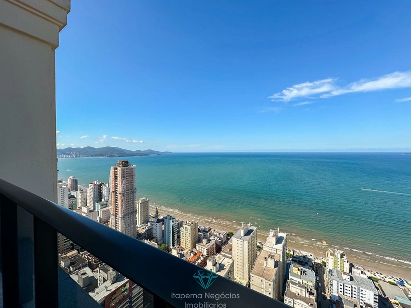 5 Dormitórios Sendo 5 Suítes Meia Praia - Itapema / SC: 5ª foto da galeria de imagens do imóvel