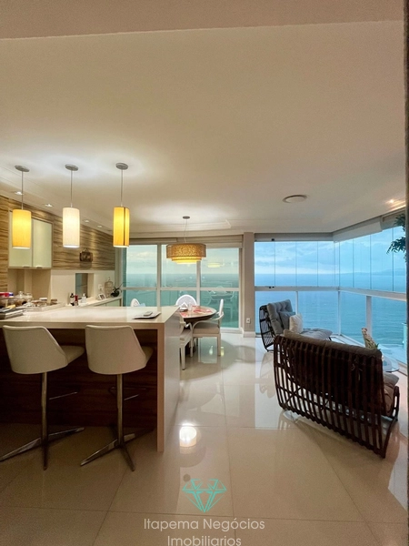 Apartamento com 04 Suítes Finamente Mobiliado, com vista mar: 4ª foto da galeria de imagens do imóvel