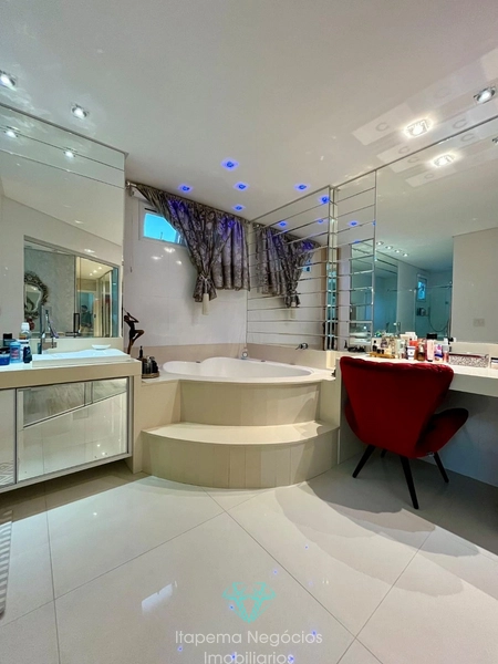 Apartamento com 04 Suítes Finamente Mobiliado, com vista mar: 18ª foto da galeria de imagens do imóvel