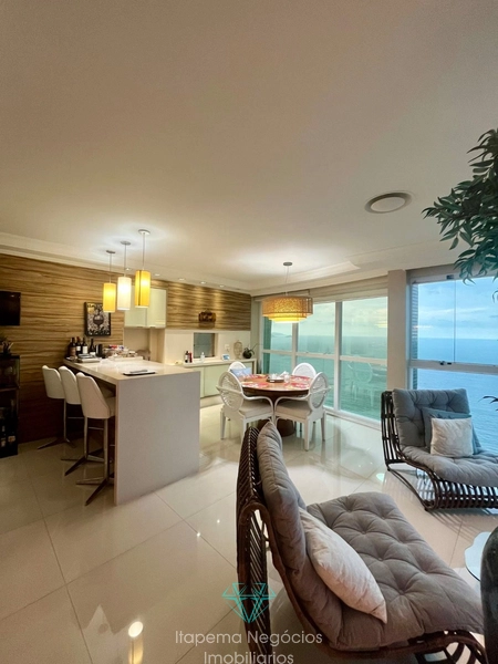 Apartamento com 04 Suítes Finamente Mobiliado, com vista mar: 3ª foto da galeria de imagens do imóvel