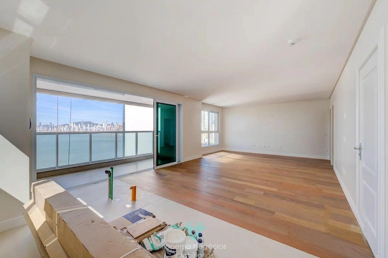 Apartamentos com 3 dormitórios em Balneário Camboriú: 3ª foto da galeria de imagens do imóvel