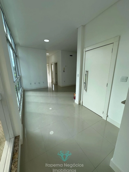 Apartamento em Meia Praia – Conforto e sofisticação perto do mar: 3ª foto da galeria de imagens do imóvel