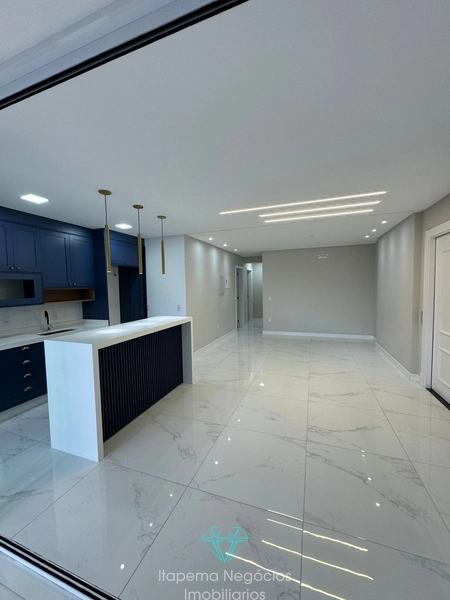 Apartamento com 3 suites 2 vagas de garagem , Meia Praia/Itapema: 6ª foto da galeria de imagens do imóvel