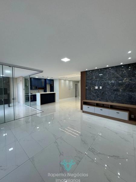 Apartamento com 3 suites 2 vagas de garagem , Meia Praia/Itapema: 1ª foto da galeria de imagens do imóvel