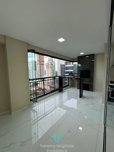 Apartamento com 3 suites 2 vagas de garagem , Meia Praia/Itapema: 5ª foto da galeria de imagens do imóvel
