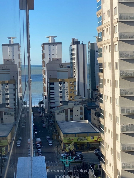 Apartamento com 3 suites 2 vagas de garagem , Meia Praia/Itapema: 7ª foto da galeria de imagens do imóvel