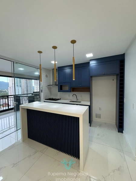 Apartamento com 3 suites 2 vagas de garagem , Meia Praia/Itapema: 4ª foto da galeria de imagens do imóvel