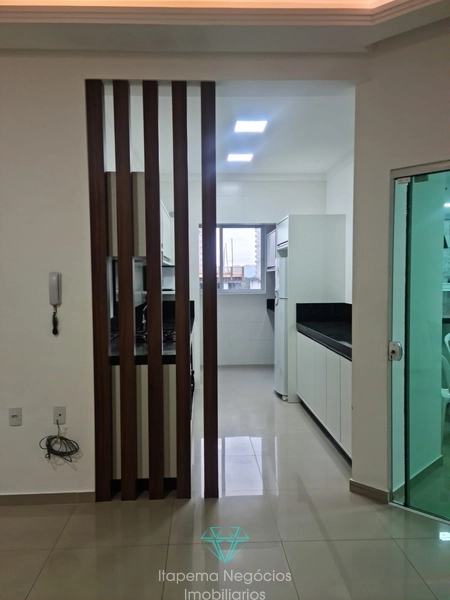 Apartamento com 3 suítes e 2 vagas na Meia Praia: 3ª foto da galeria de imagens do imóvel