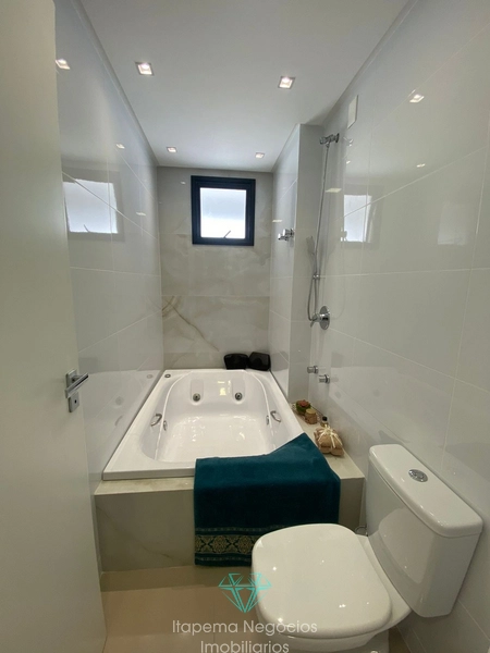 Apartamento frente avenida em Meia Praia, Itapema - SC: 22ª foto da galeria de imagens do imóvel