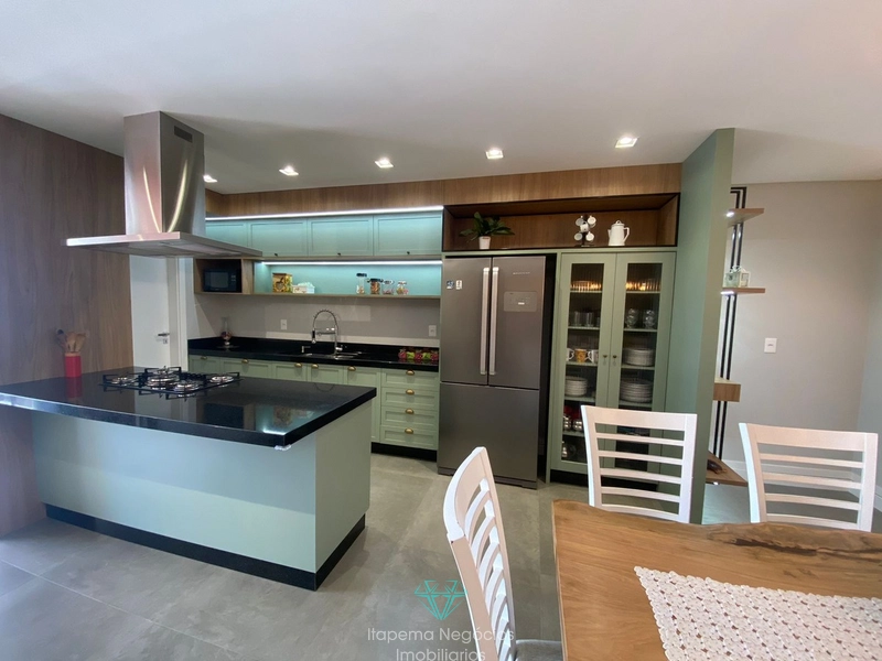 Apartamento frente avenida em Meia Praia, Itapema - SC: 4ª foto da galeria de imagens do imóvel